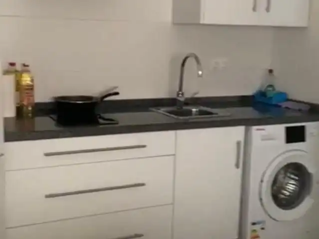 Cuina de Pis de lloguer en Córdoba amb Aire condicionat i Moblat