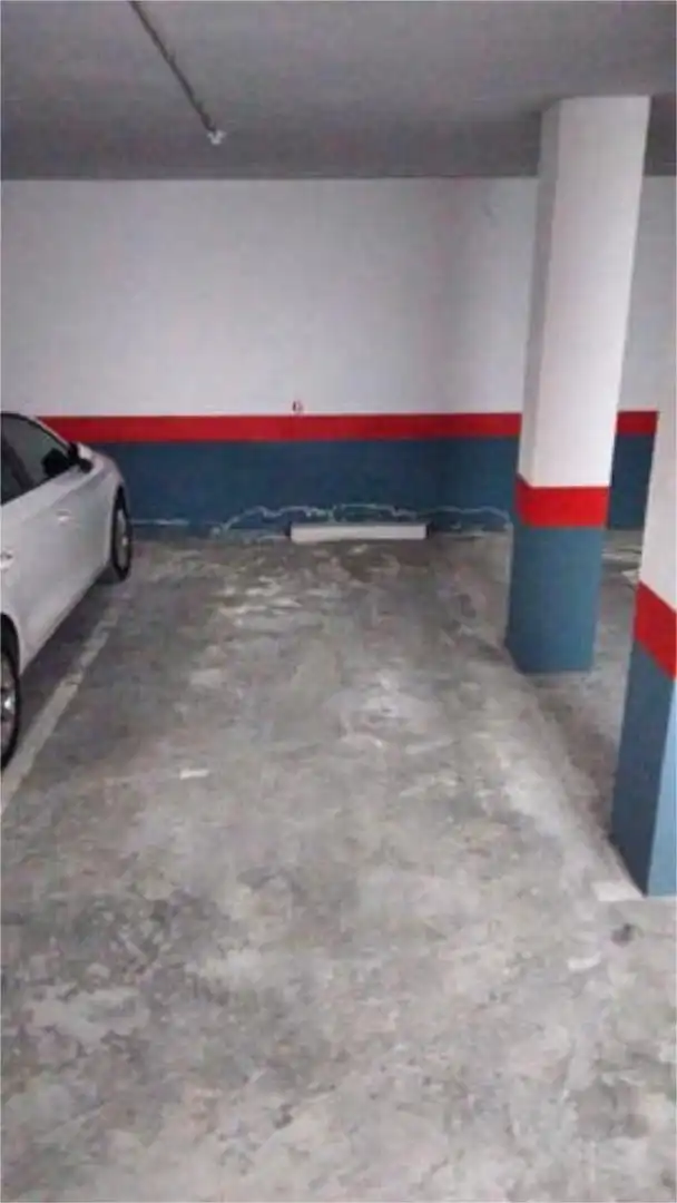 Parkplatz von Garage zur Miete in Alfacar