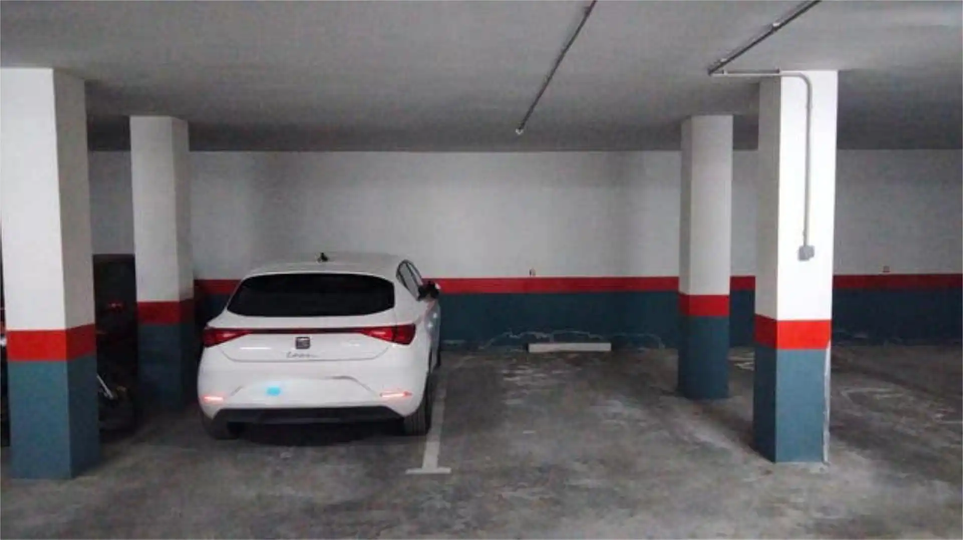 Parkplatz von Garage zur Miete in Alfacar