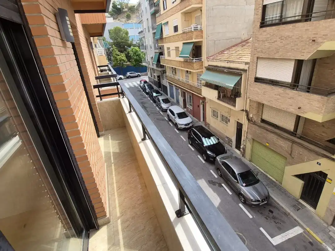 Pis en venda a Calle Marqués del Bosch, 7, Santo Domigo Vista exterior de Pis en venda en Alicante / Alacant amb Balcó