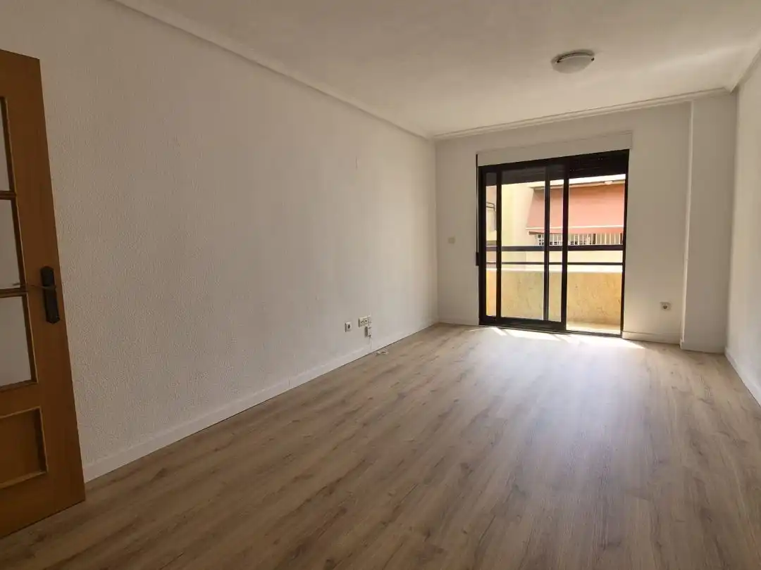 Pis en venda a Calle Marqués del Bosch, 7, Santo Domigo Sala d'estar de Pis en venda en Alicante / Alacant amb Balcó