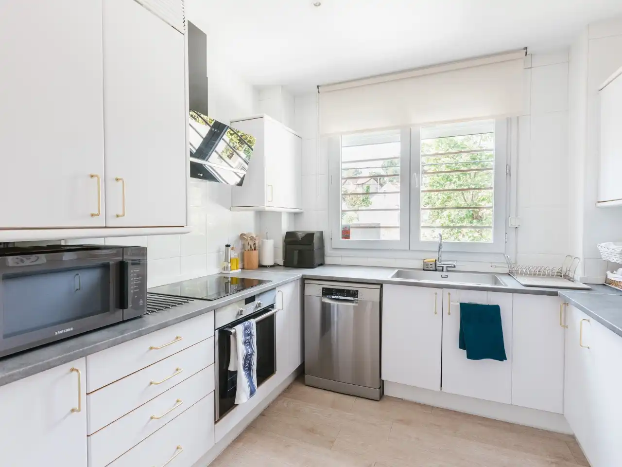 Casa o chalet en venta en Calle de Álvaro Caballero, 19b, La Florida - El Plantío Cocina de Casa o chalet en venta en Madrid Capital con Aire acondicionado, Terraza y Piscina
