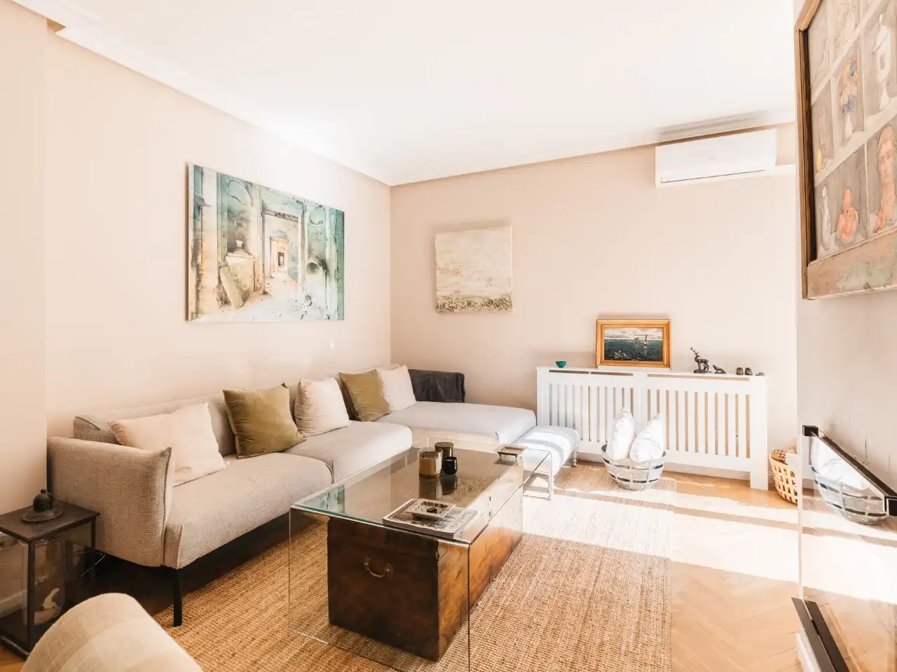 Casa o chalet en venta en Calle de Álvaro Caballero, 19b, La Florida - El Plantío Sala de estar de Casa o chalet en venta en Madrid Capital con Aire acondicionado, Terraza y Piscina
