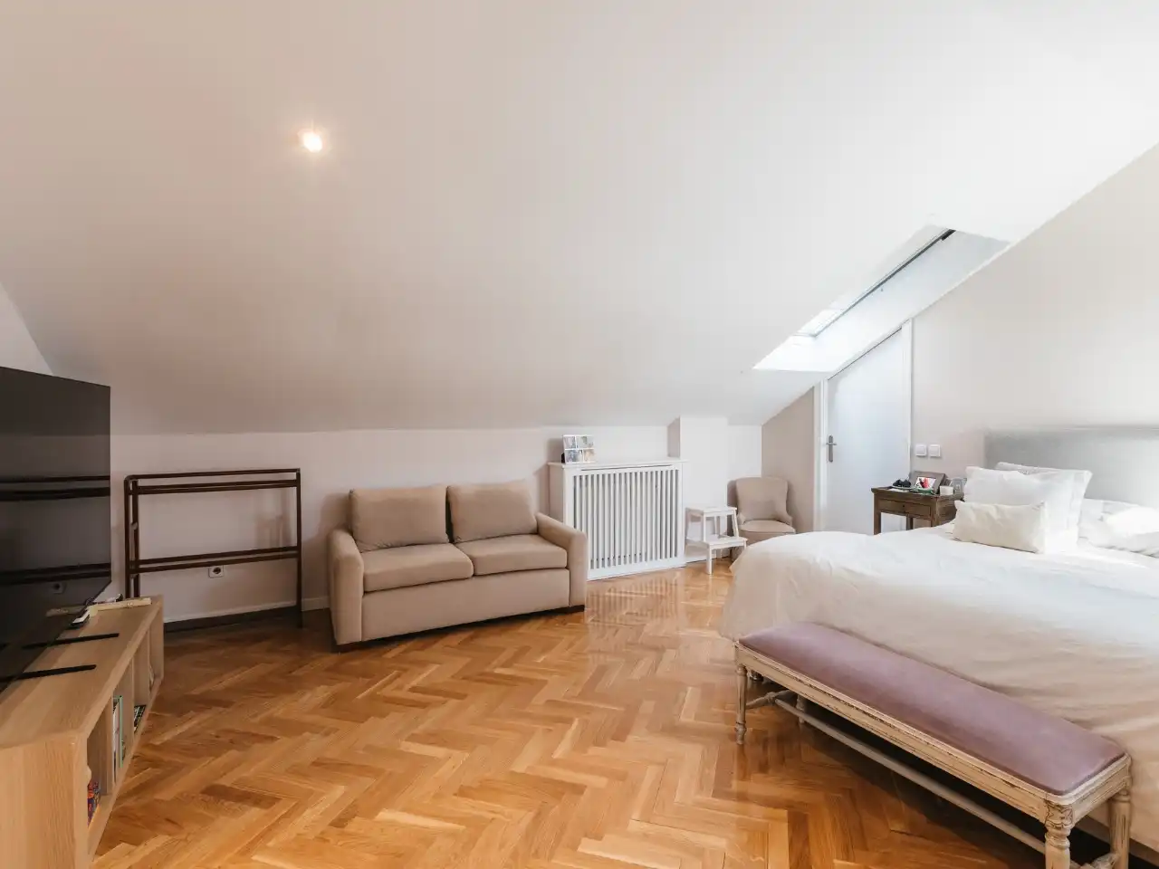 Casa o chalet en venta en Calle de Álvaro Caballero, 19b, La Florida - El Plantío Habitación de Casa o chalet en venta en Madrid Capital con Aire acondicionado, Terraza y Piscina