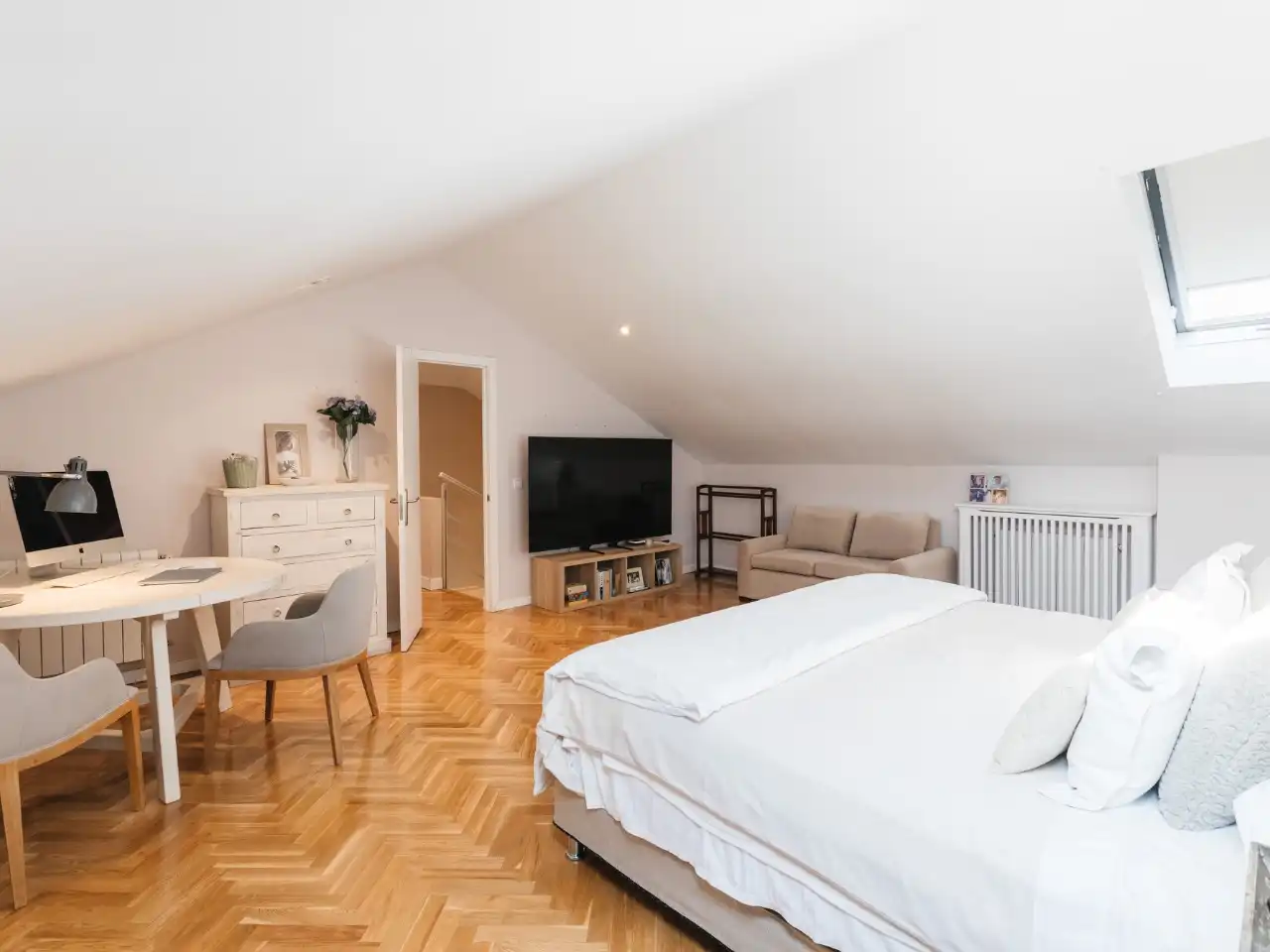 Casa o chalet en venta en Calle de Álvaro Caballero, 19b, La Florida - El Plantío Habitación de Casa o chalet en venta en Madrid Capital con Aire acondicionado, Terraza y Piscina