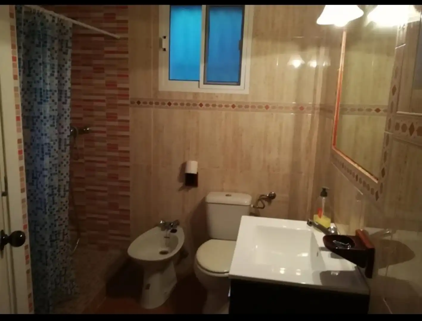 Casa o xalet de lloguer a Travesia de la Fuente, 30, Santa Maria de Trassierra Bany de Casa o xalet de lloguer en Córdoba amb Aire condicionat, Calefacció i Jardí privat