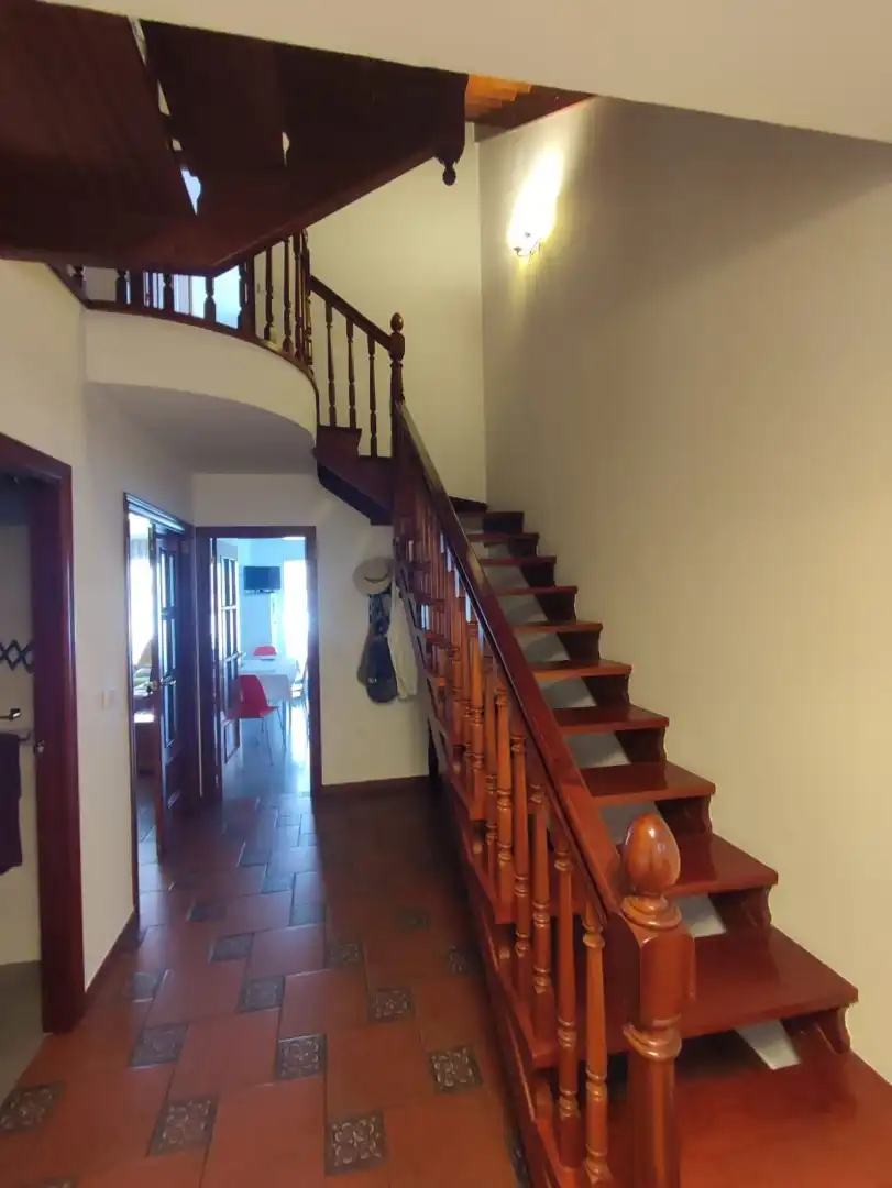 Einfamilien-Reihenhaus zum Verkauf in Calle Riaza, 21, Laguna de Duero Einfamilien-Reihenhaus zum Verkauf in Laguna de Duero mit Balkon
