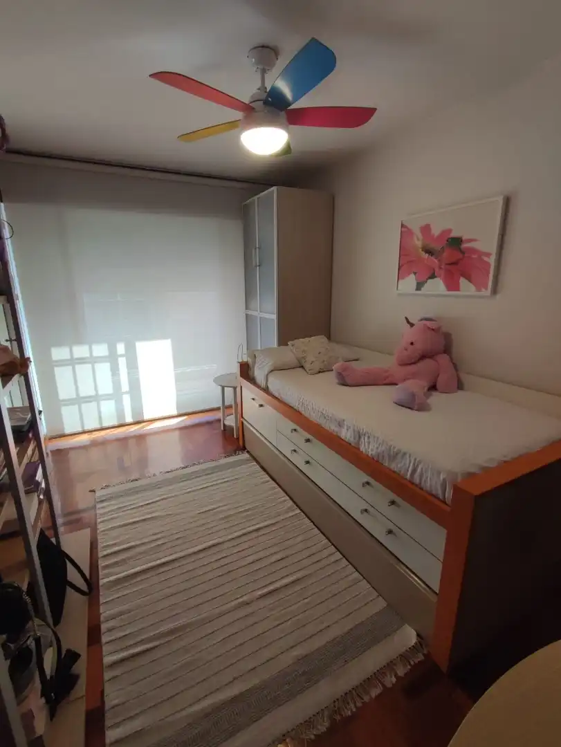 Einfamilien-Reihenhaus zum Verkauf in Calle Riaza, 21, Laguna de Duero Schlafzimmer von Einfamilien-Reihenhaus zum Verkauf in Laguna de Duero mit Balkon