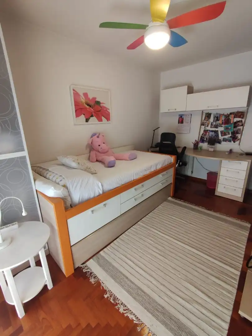Einfamilien-Reihenhaus zum Verkauf in Calle Riaza, 21, Laguna de Duero Schlafzimmer von Einfamilien-Reihenhaus zum Verkauf in Laguna de Duero mit Balkon