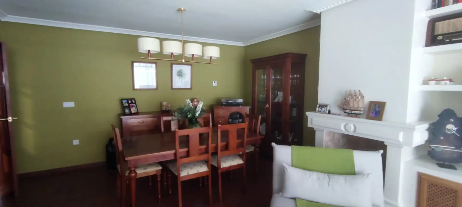 Einfamilien-Reihenhaus zum Verkauf in Calle Riaza, 21, Laguna de Duero Esszimmer von Einfamilien-Reihenhaus zum Verkauf in Laguna de Duero mit Balkon
