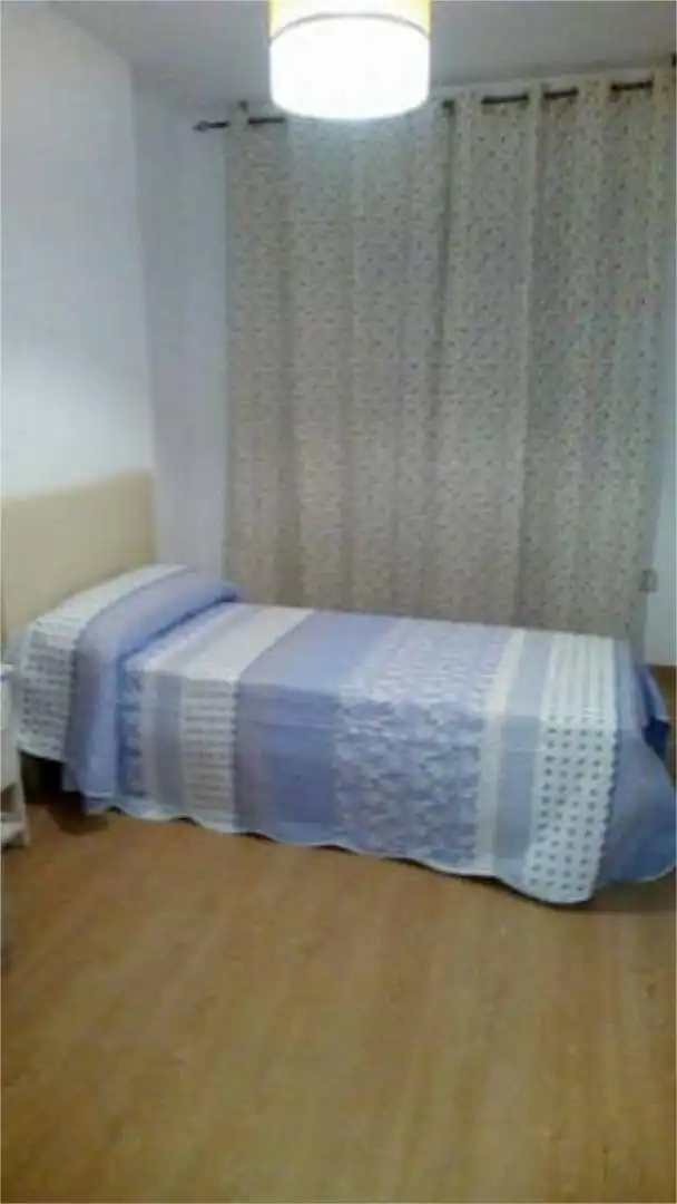 Habitación de Piso de alquiler en Jaén con Terraza y Amueblado