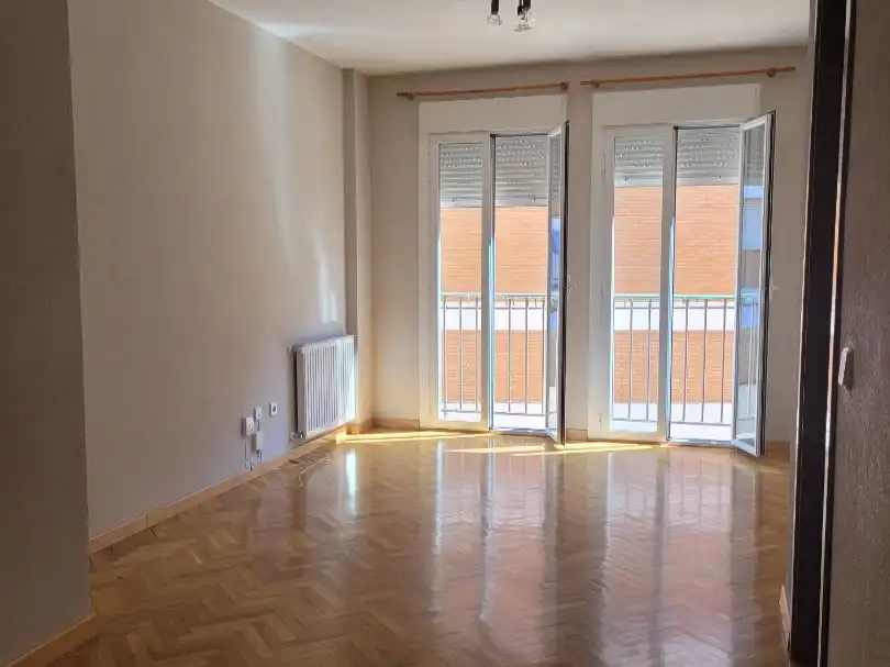 Piso de alquiler en Plaza del Cardenal Cisneros, 4, Centro Urbano Piso de alquiler en Plaza del Cardenal Cisneros, 4, Centro Urbano