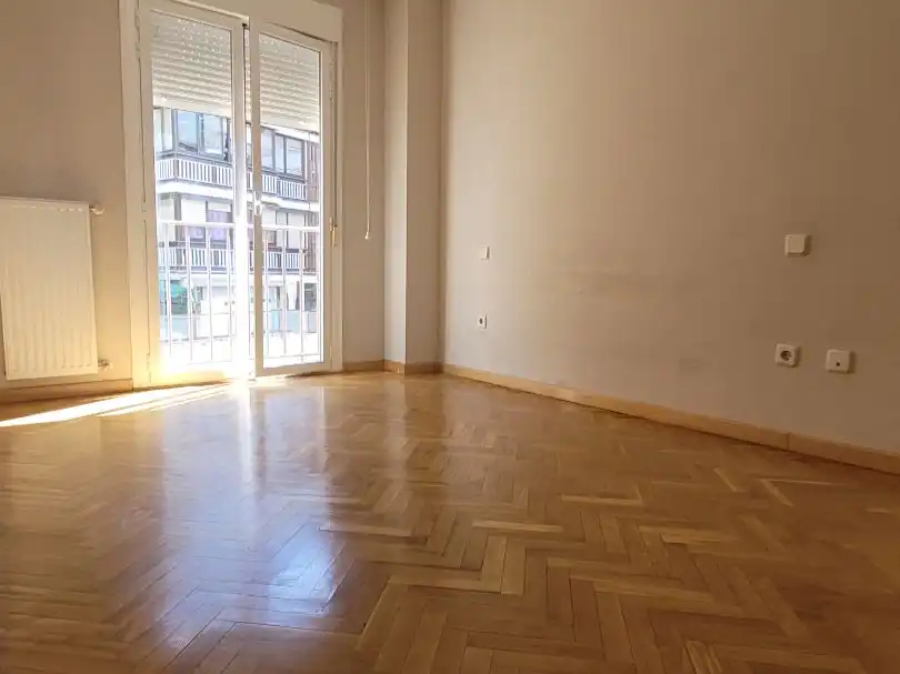 Piso de alquiler en Plaza del Cardenal Cisneros, 4, Centro Urbano Piso de alquiler en Plaza del Cardenal Cisneros, 4, Centro Urbano