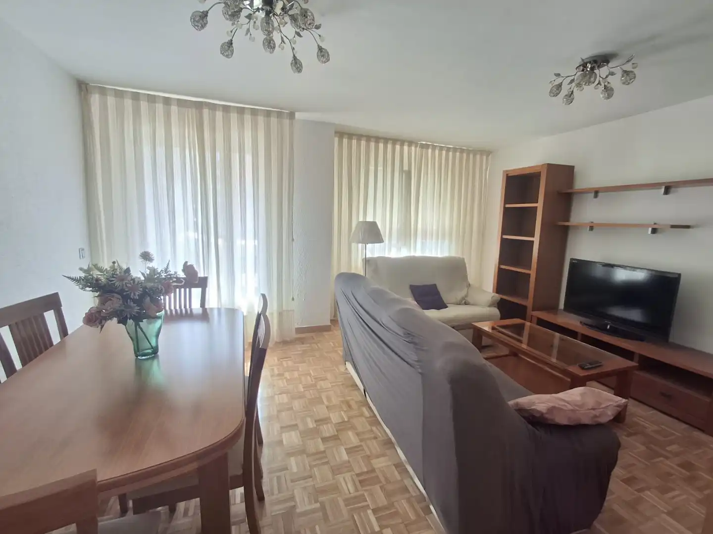 Piso en venta en Avenida de Víctor Gallego, 4, Las Viñas Sala de estar de Piso en venta en Zamora Capital con Calefacción, Parquet y Terraza