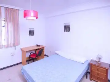 Piso de alquiler en Avenida de la Paz, 33, El Plantinar – Avda. La Paz - El Juncal Habitación de Piso de alquiler en Sevilla con Aire acondicionado, Terraza y Amueblado