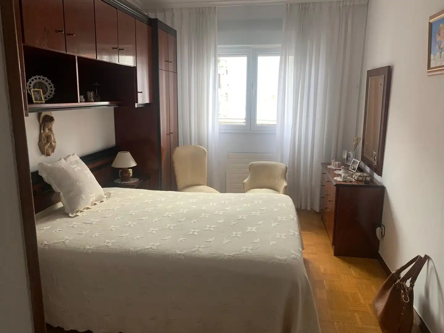 Piso en venta en Calle Vázquez de Mella, 58, Vallobín Habitación de Piso en venta en Oviedo