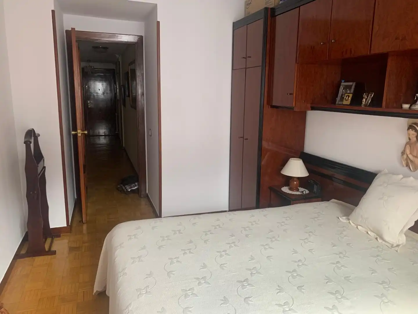 Piso en venta en Calle Vázquez de Mella, 58, Vallobín Habitación de Piso en venta en Oviedo