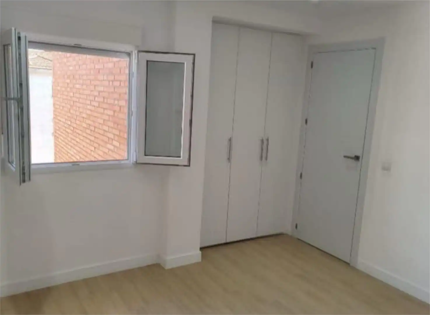 Piso en venta en Los Rosales Habitación de Piso en venta en Madrid