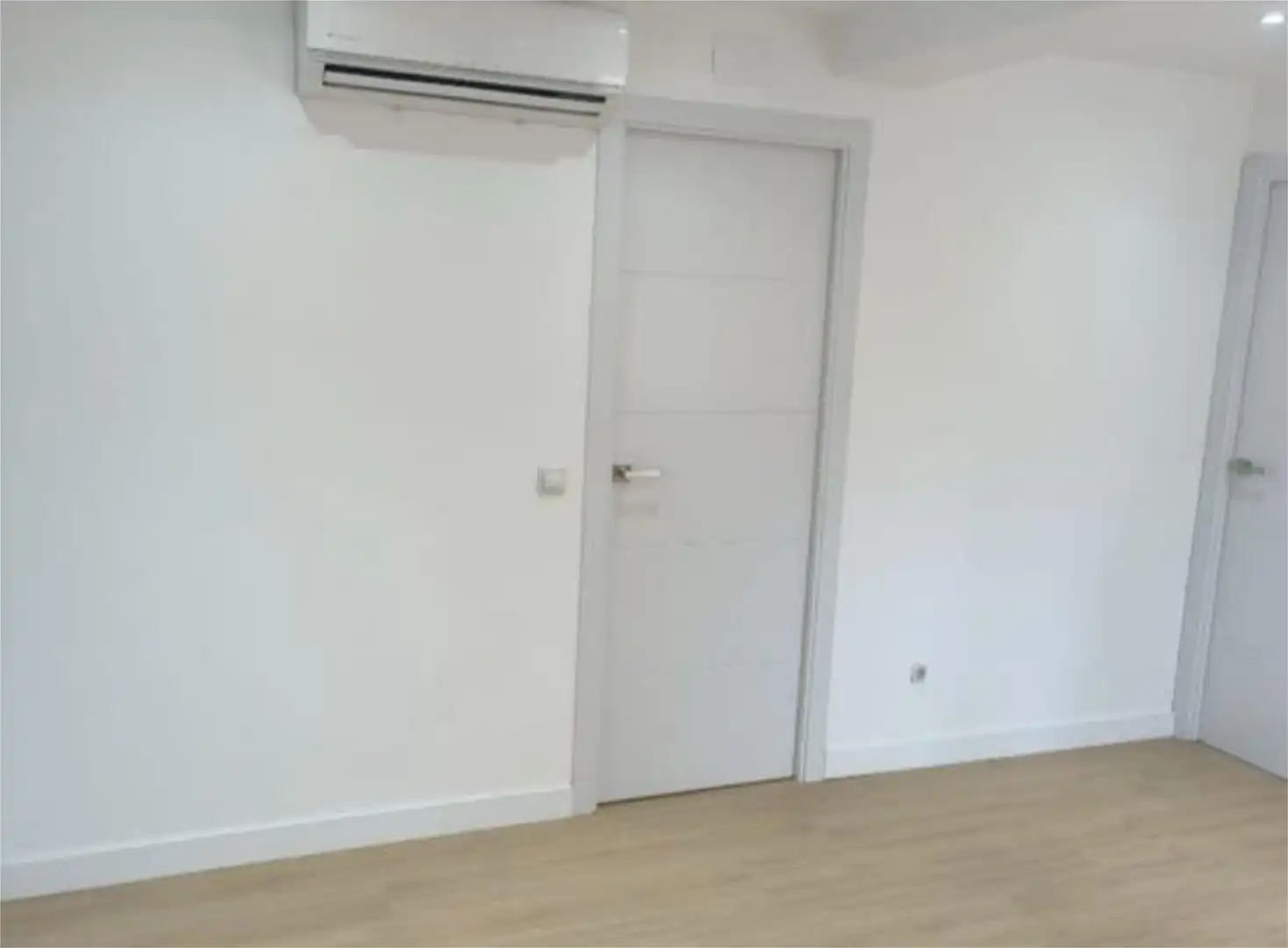 Piso en venta en Los Rosales Habitación de Piso en venta en Madrid