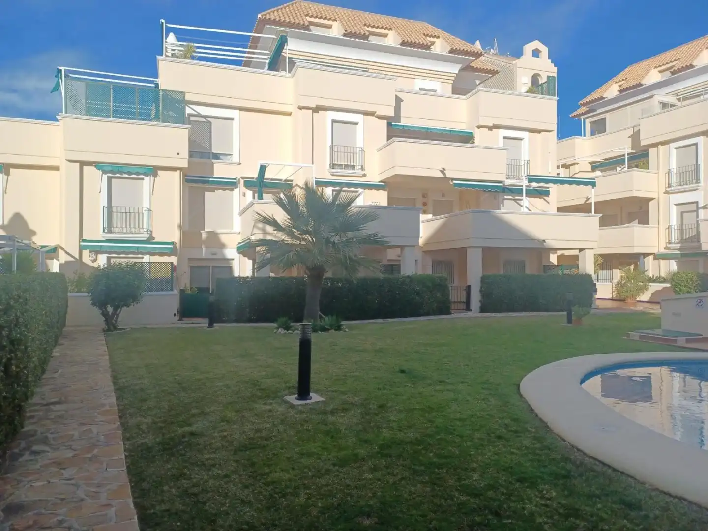 Wohnung zur Miete in Carretera de Les Marines a Dénia, 3, El Palmar - Los Molinos Außenansicht von Wohnung zur Miete in Dénia mit Klimaanlage, Terrasse und Schwimmbad