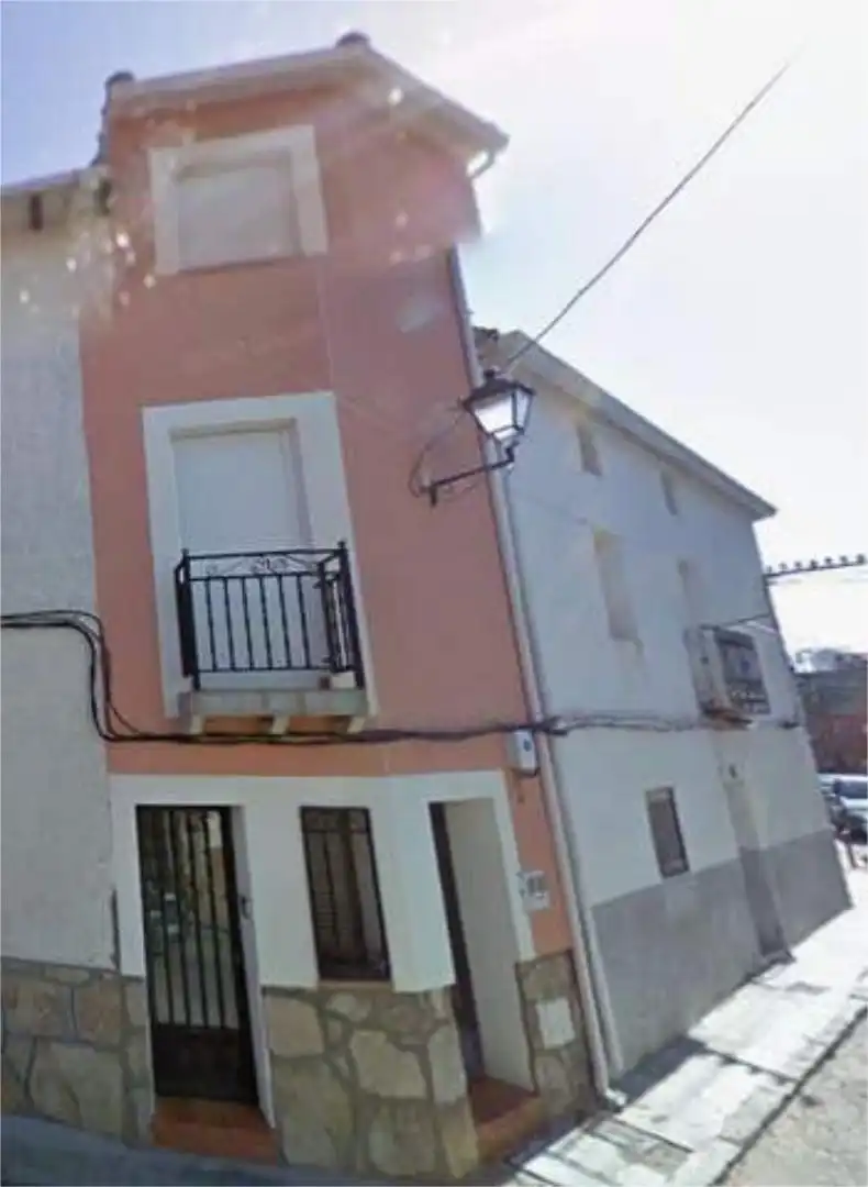 Piso en venta en Cenicientos Vista exterior de Piso en venta en Cenicientos con Calefacción, Jardín privado y Terraza