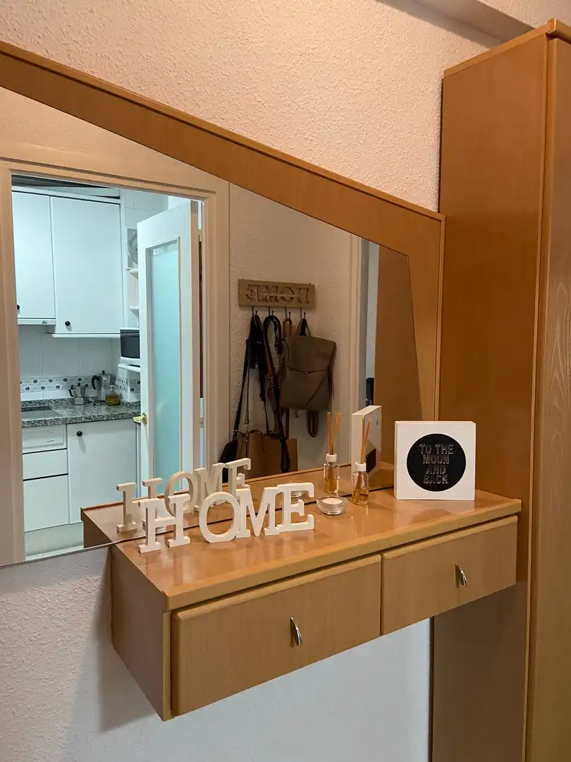 Habitación de Piso de alquiler en Torremolinos con Aire acondicionado, Jardín privado y Amueblado