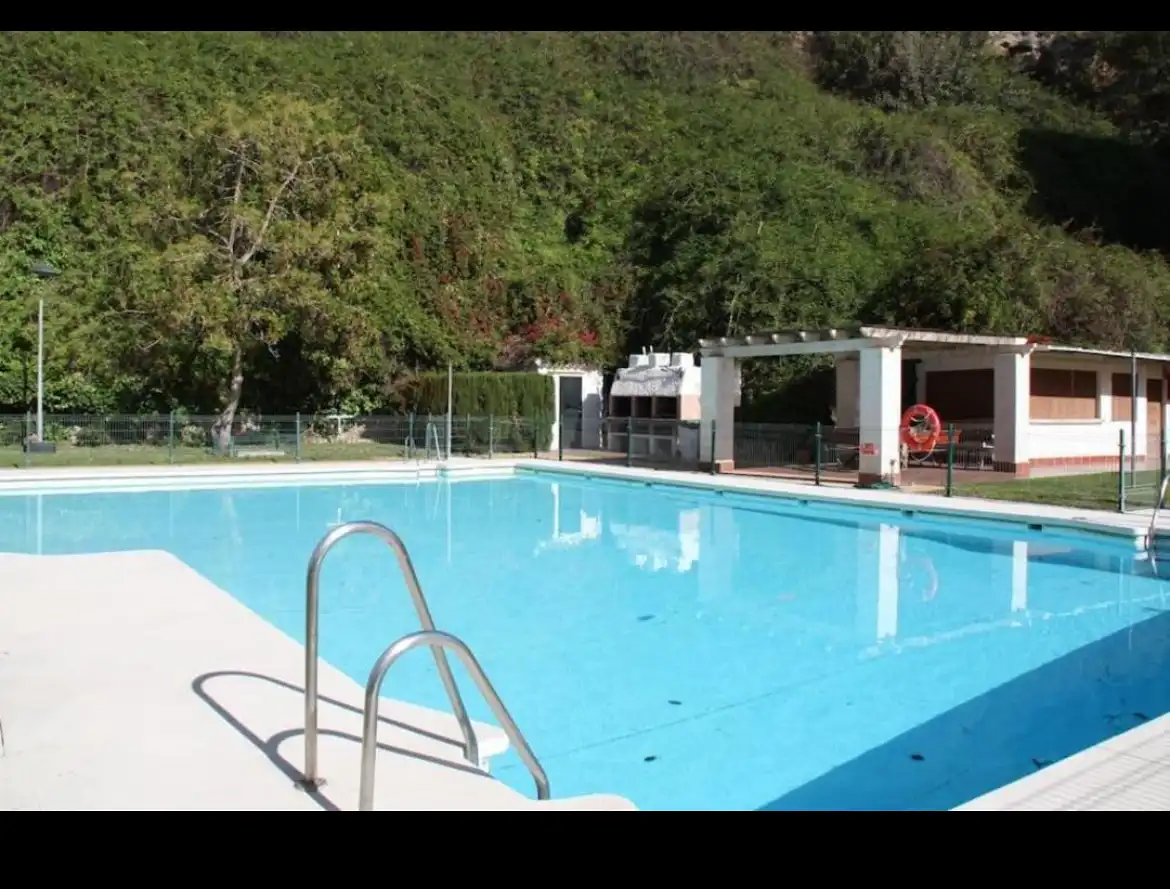 Piscina de Piso de alquiler en Torremolinos con Aire acondicionado, Jardín privado y Amueblado