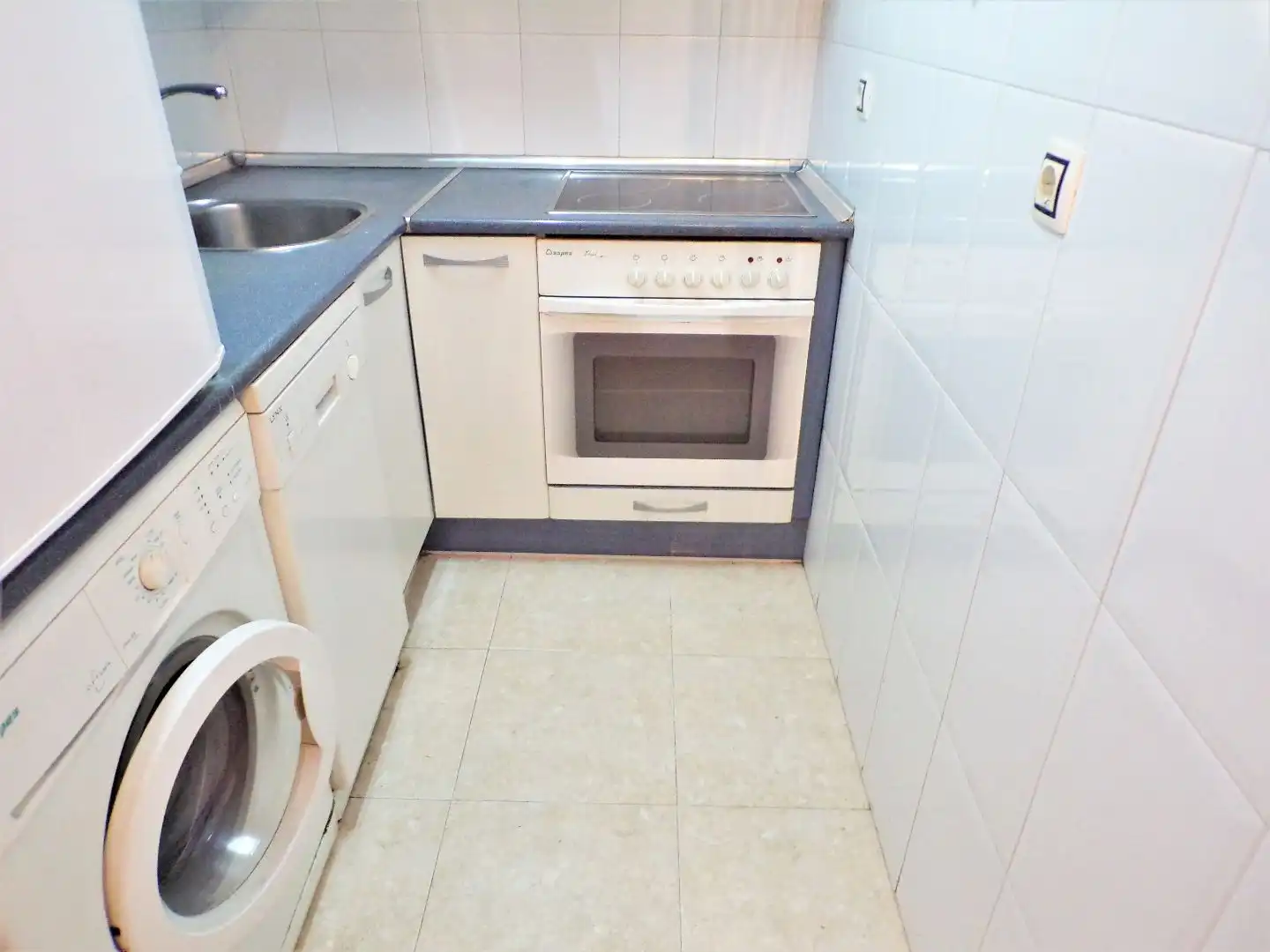 Piso en venta en Calle Médico Valentín Gil, 8b, Riaza Cocina de Piso en venta en Riaza con Balcón