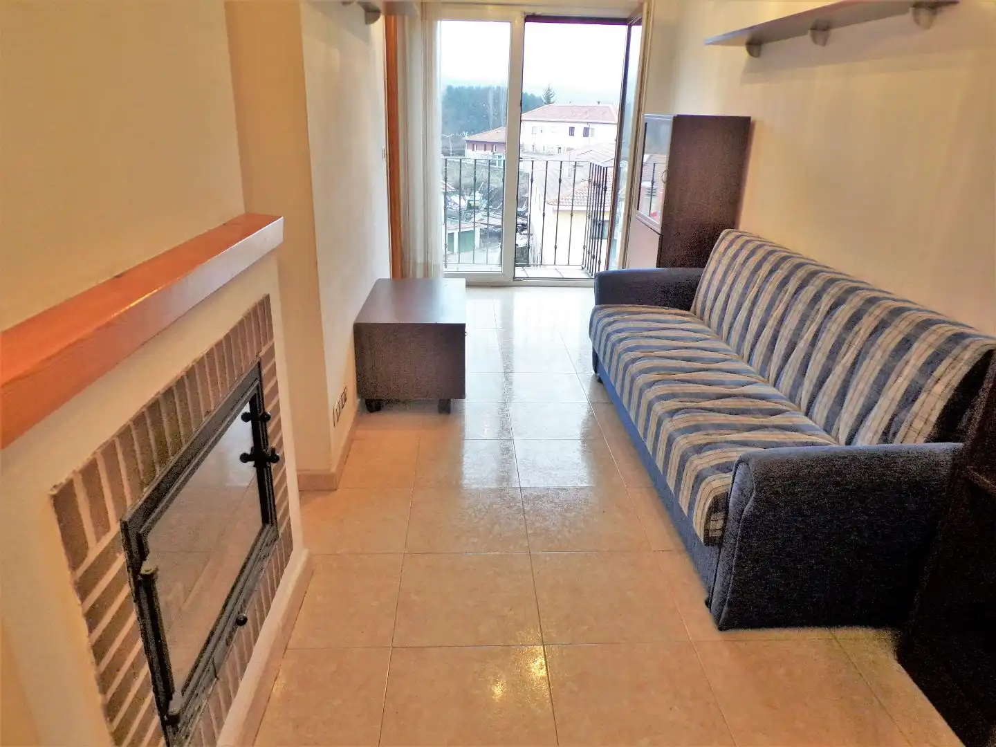 Piso en venta en Calle Médico Valentín Gil, 8b, Riaza Sala de estar de Piso en venta en Riaza con Balcón