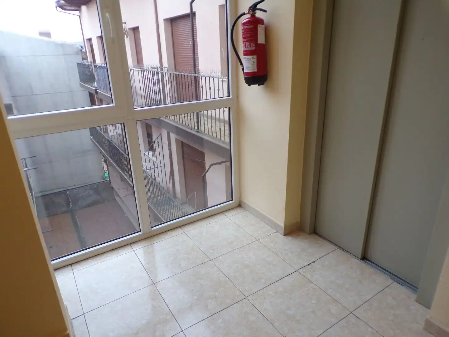 Piso en venta en Calle Médico Valentín Gil, 8b, Riaza Terraza de Piso en venta en Riaza con Balcón