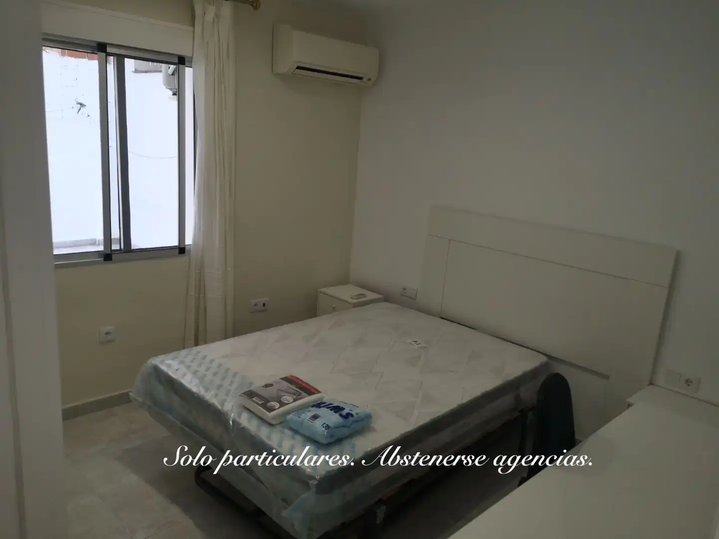 Flat for rent in Plaza Bruselas, 2, Ruta de la Plata Bedroom of Flat for rent in Cáceres with Air Conditioner, Heating and Terrace