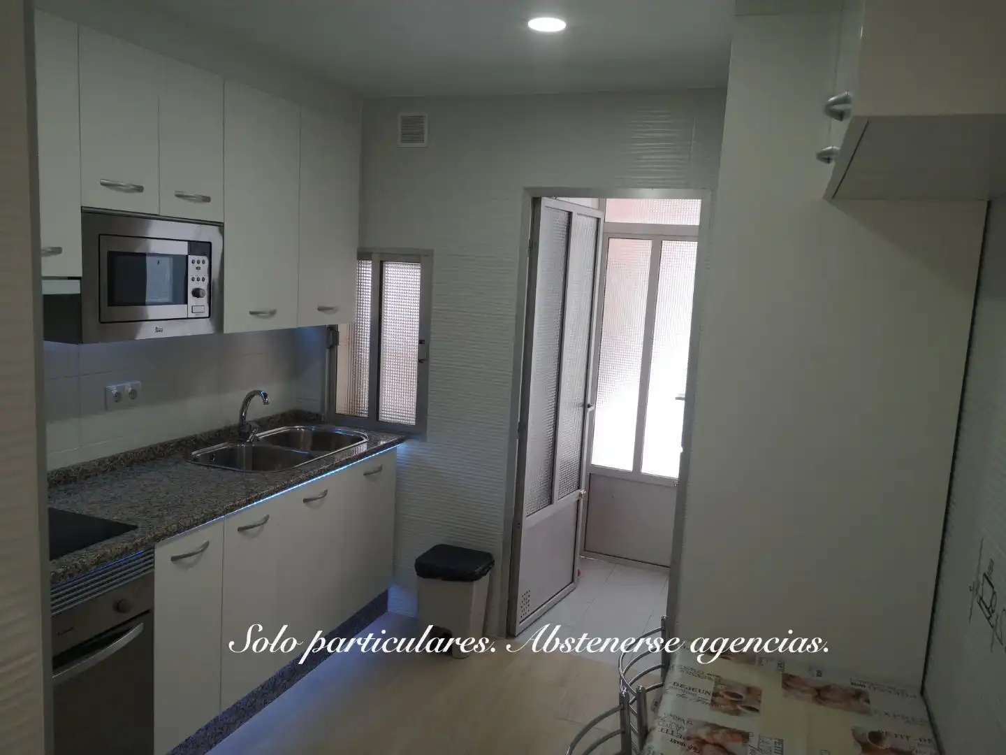 Flat for rent in Plaza Bruselas, 2, Ruta de la Plata Kitchen of Flat for rent in Cáceres with Air Conditioner, Heating and Terrace