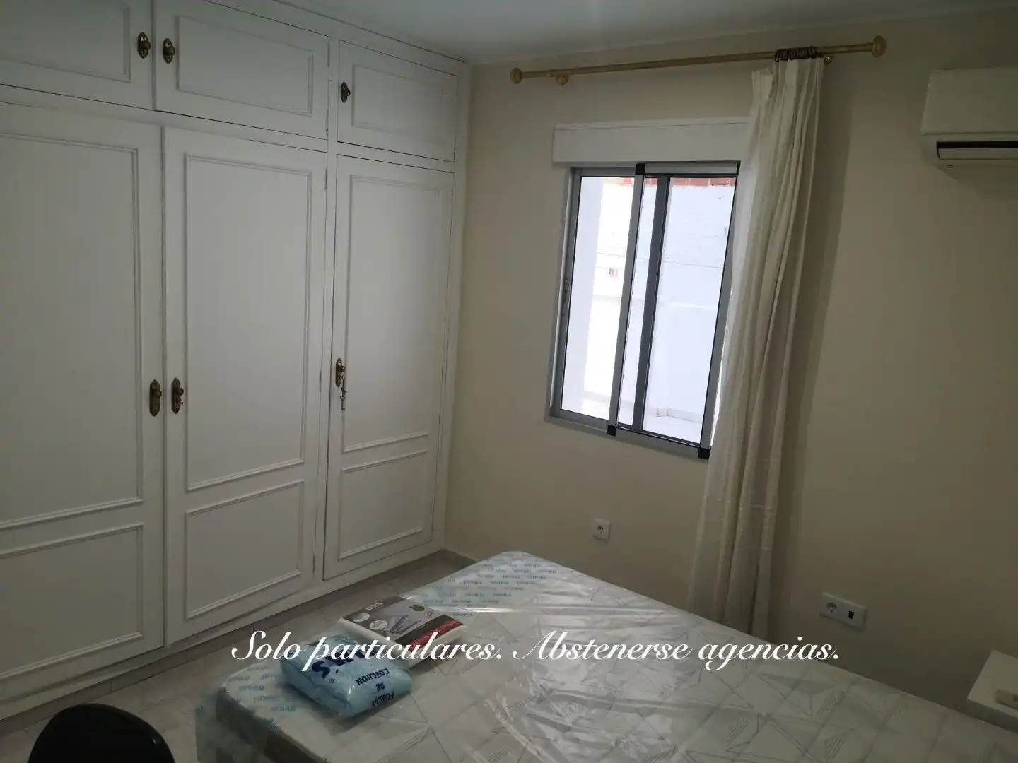 Flat for rent in Plaza Bruselas, 2, Ruta de la Plata Bedroom of Flat for rent in Cáceres with Air Conditioner, Heating and Terrace