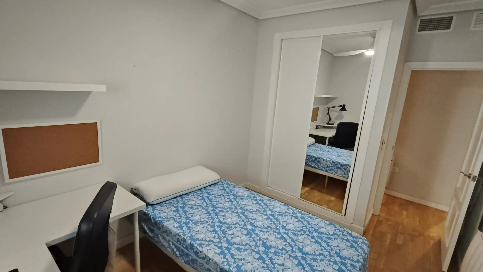 Flat for rent in Calle Romeral, 25, Badajoz Capital Bedroom of Flat for rent in Badajoz Capital with Air Conditioner
