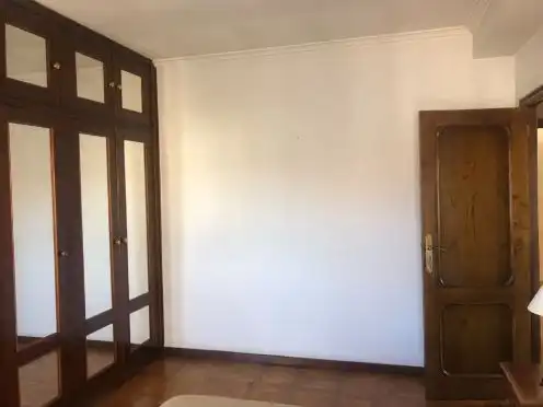 Pis de lloguer a Rúa Rampa de Sas, 1, Couto Dormitori de Pis de lloguer en Ourense Capital amb Balcó