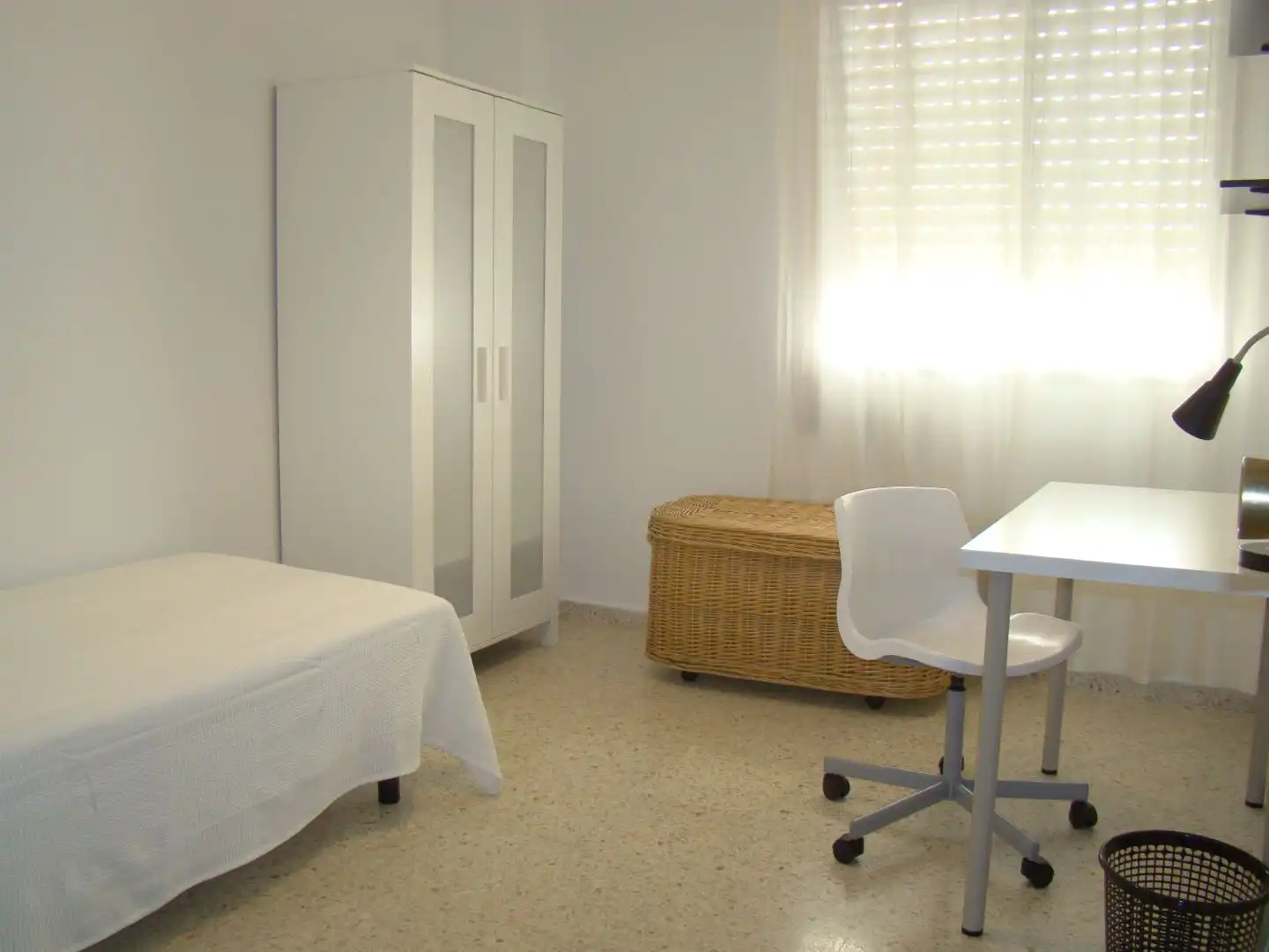 Dormitori de Pis en venda en  Sevilla Capital amb Aire condicionat, Terrassa i Balcó