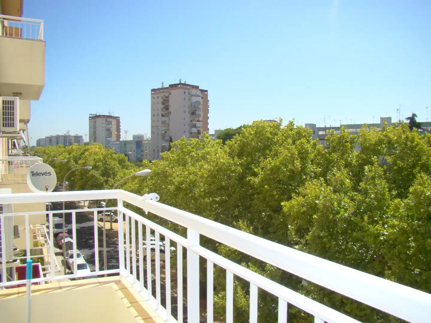 Vista exterior de Pis en venda en  Sevilla Capital amb Aire condicionat, Terrassa i Balcó