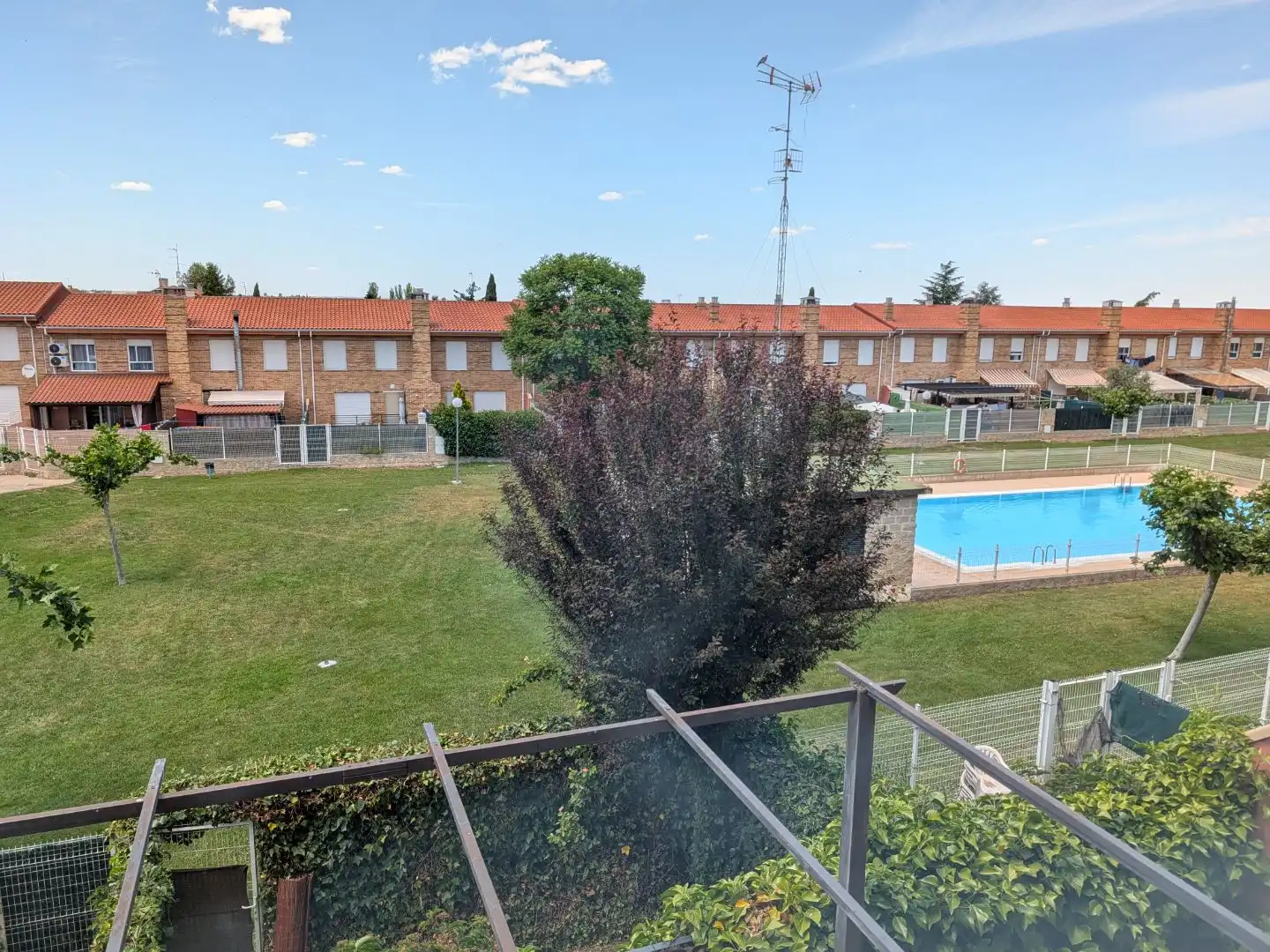 Flat for sale in Avenida de la Unión Europea, 13, Monterrubio de Armuña Swimming pool of Flat for sale in Monterrubio de Armuña with Heating, Private garden and Parquet flooring
