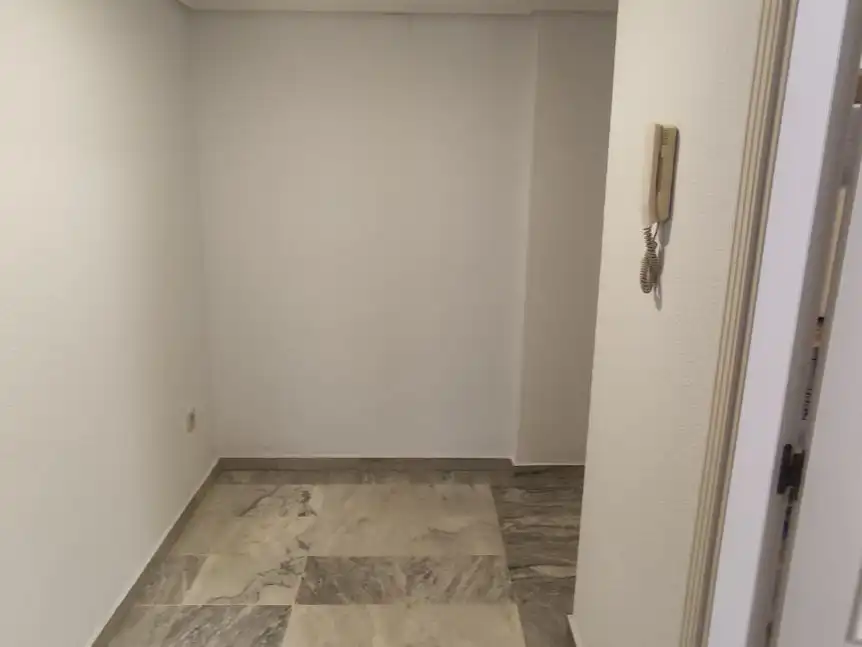 Piso de alquiler en Calle Cueva de Menga, 3, Urbadiez - Entrepuentes Piso de alquiler en Sevilla con Aire acondicionado, Terraza y Trastero