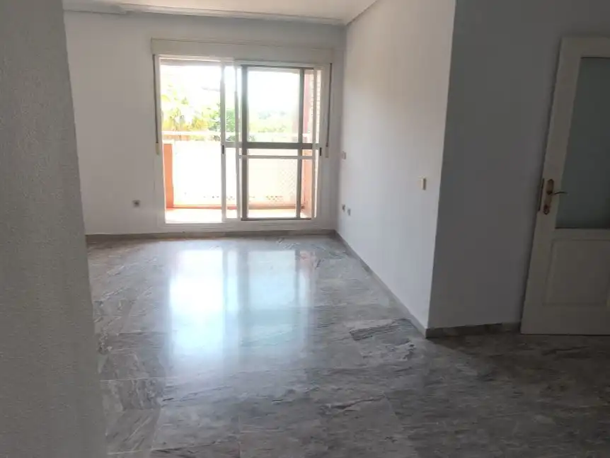 Piso de alquiler en Calle Cueva de Menga, 3, Urbadiez - Entrepuentes Piso de alquiler en Sevilla con Aire acondicionado, Terraza y Trastero