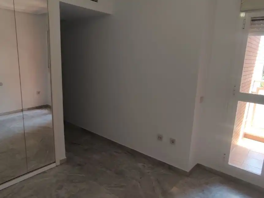 Piso de alquiler en Calle Cueva de Menga, 3, Urbadiez - Entrepuentes Piso de alquiler en Sevilla con Aire acondicionado, Terraza y Trastero