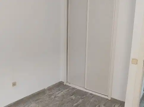 Piso de alquiler en Calle Cueva de Menga, 3, Urbadiez - Entrepuentes Habitación de Piso de alquiler en Sevilla con Aire acondicionado, Terraza y Trastero