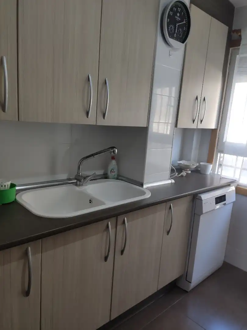Flat for rent in Avenida Virgen de las Angustias, 5, Reyes Católicos - Paseo San Antonio Kitchen of Flat for rent in Cuenca with Heating, Parquet flooring and Terrace
