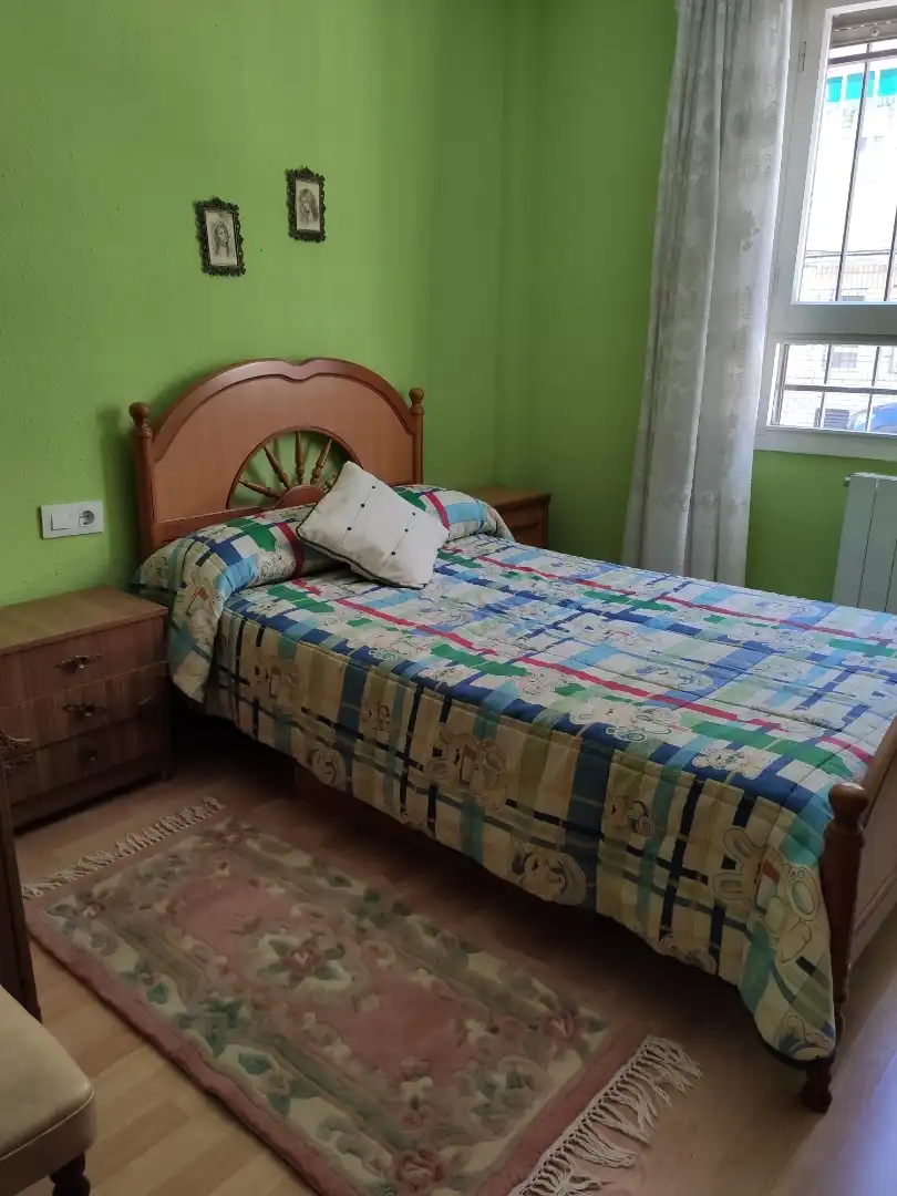 Flat for rent in Avenida Virgen de las Angustias, 5, Reyes Católicos - Paseo San Antonio Bedroom of Flat for rent in Cuenca with Heating, Parquet flooring and Terrace