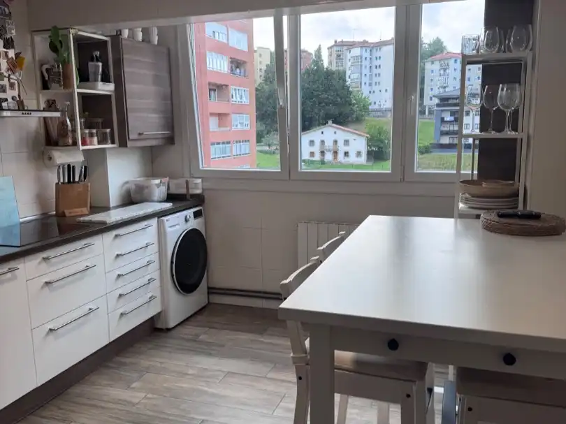 Piso en venta en Parke Kalea, 39, Kaputxinoak / Capuchinos - Galtzaraborda Cocina de Piso en venta en Errenteria