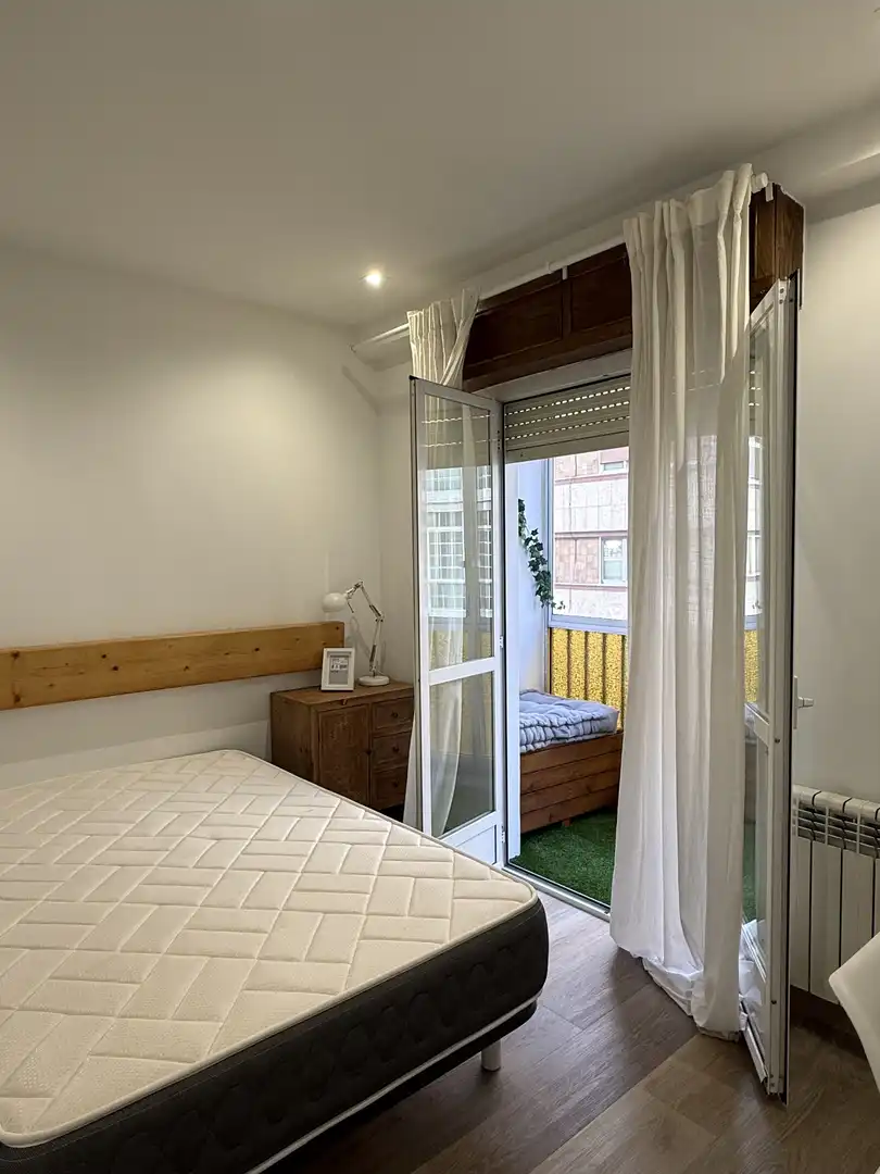 Habitación de Piso en venta en Ourense Capital  con Calefacción, Parquet y Terraza