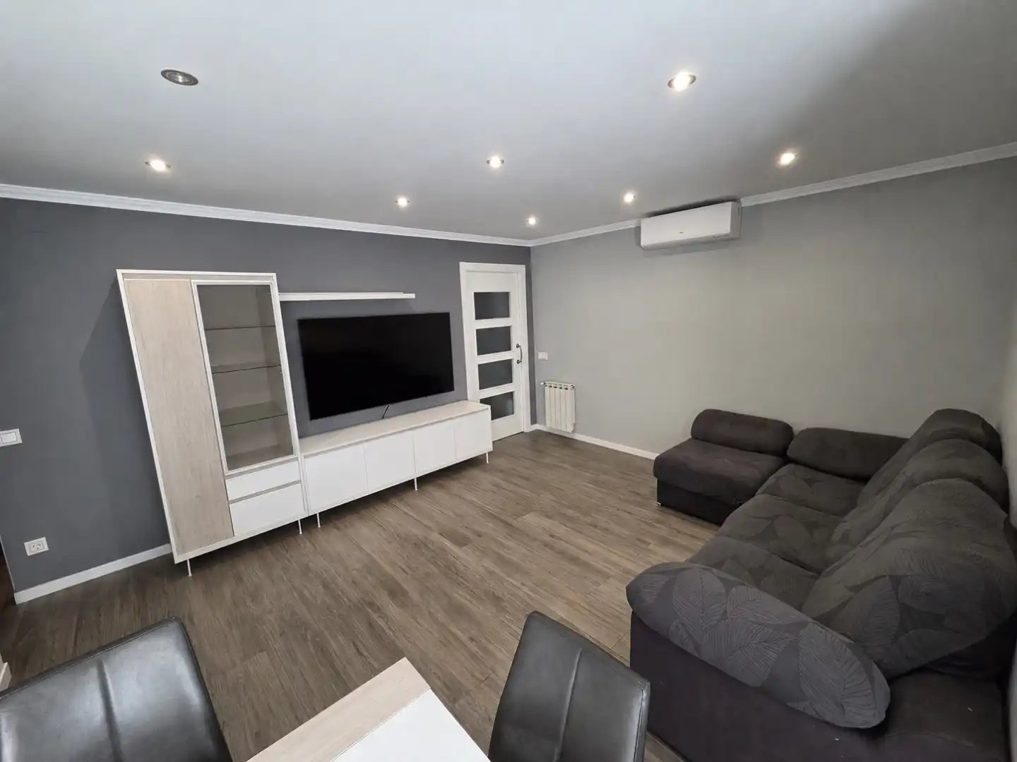 Living room of Flat for sale in Sant Feliu de Llobregat  with Air Conditioner, Heating and TV