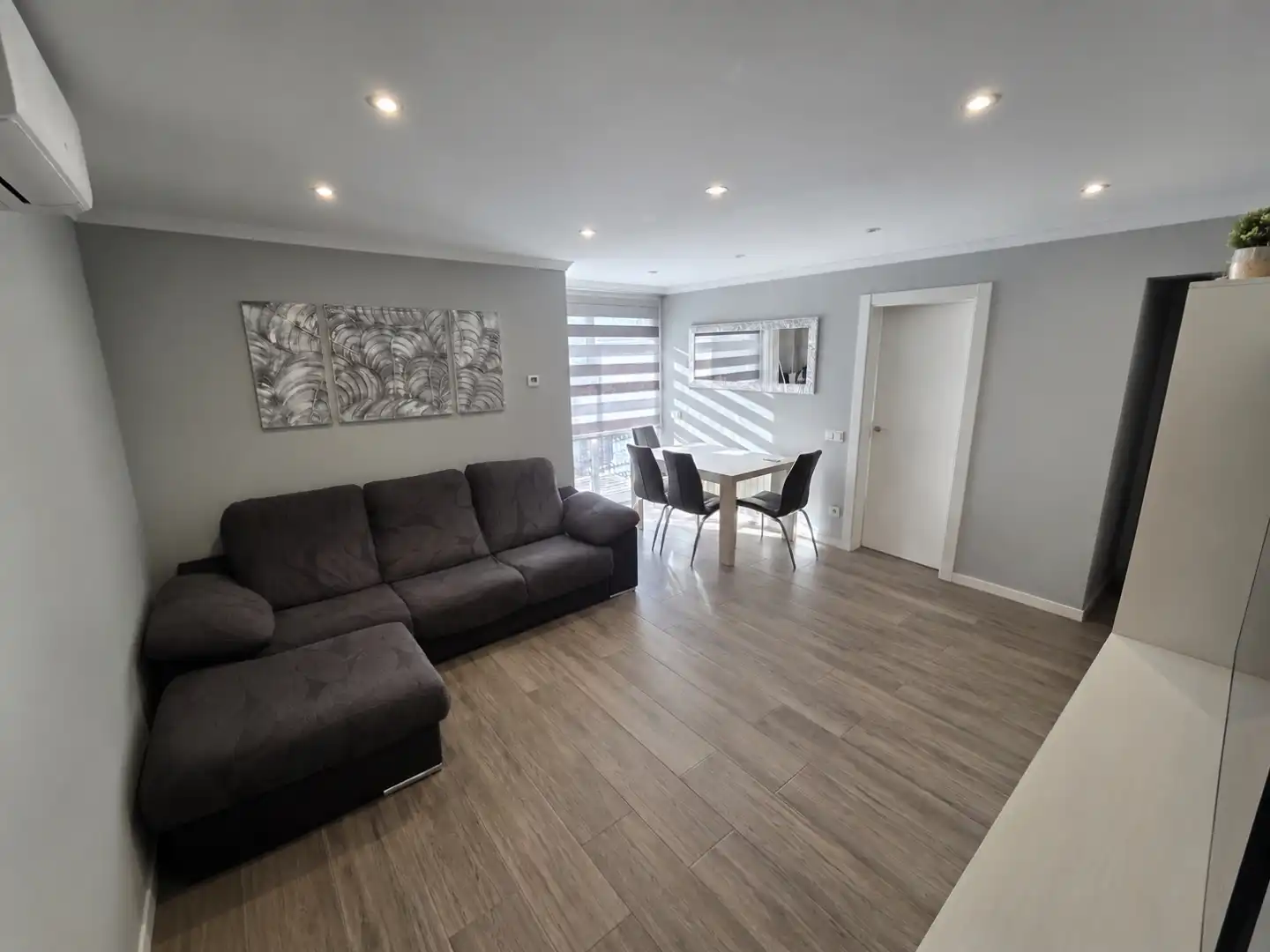 Living room of Flat for sale in Sant Feliu de Llobregat  with Air Conditioner, Heating and TV