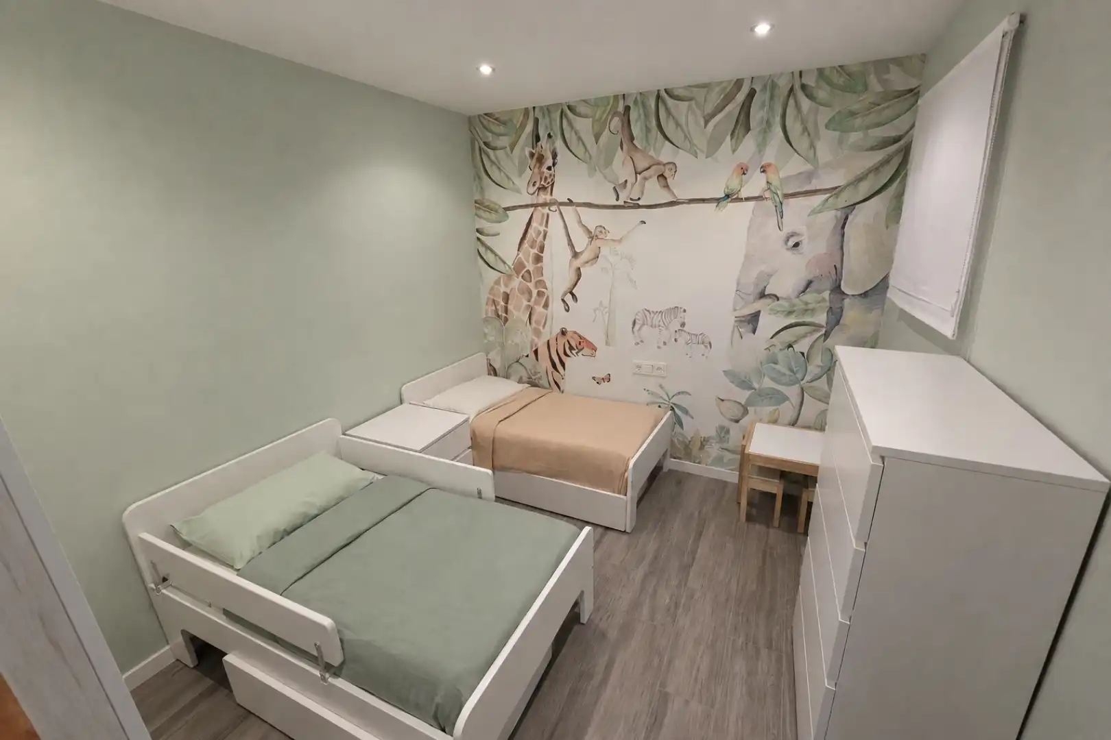 Bedroom of Flat for sale in Sant Feliu de Llobregat  with Air Conditioner, Heating and TV