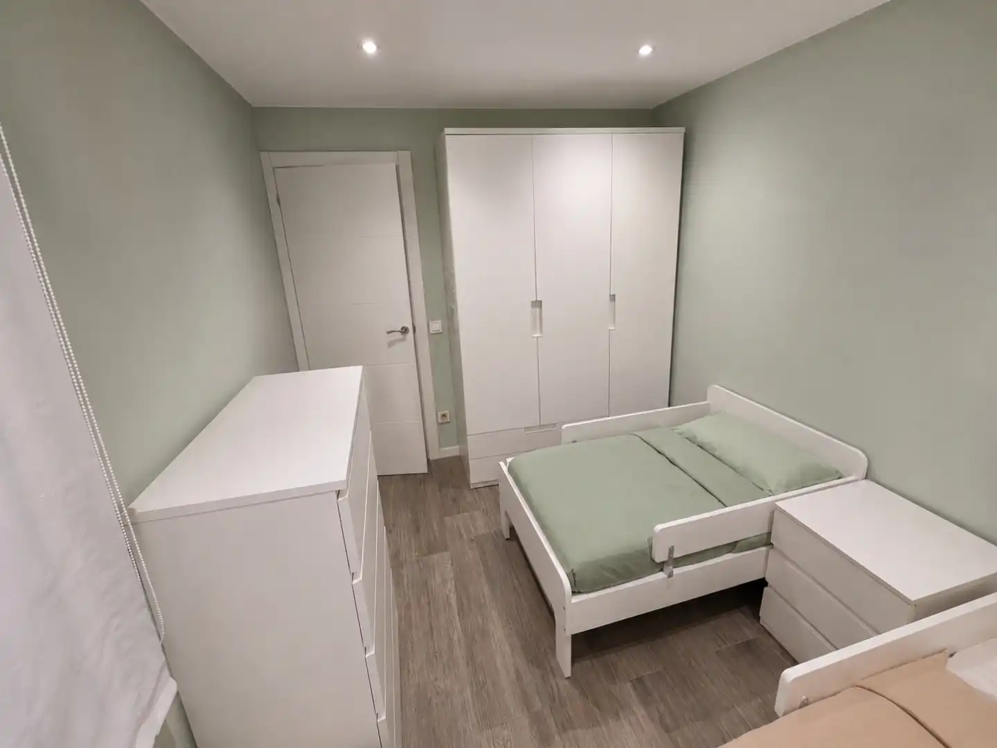 Bedroom of Flat for sale in Sant Feliu de Llobregat  with Air Conditioner, Heating and TV